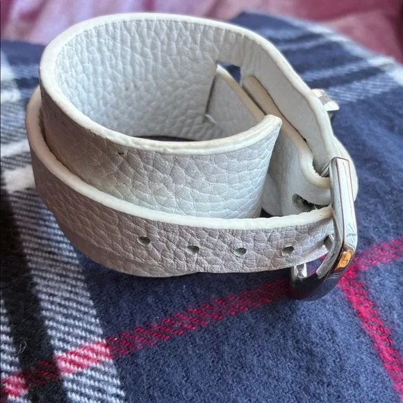 Rustic Cuff White and Silver Bracelet - Picture 4 of 13